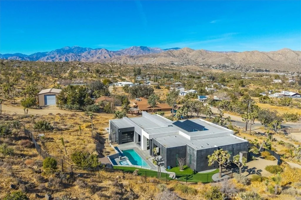 Photo of 8175 Fox Trail