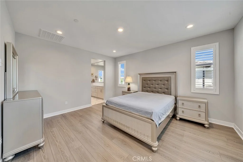 Photo of 220 Amber Oak