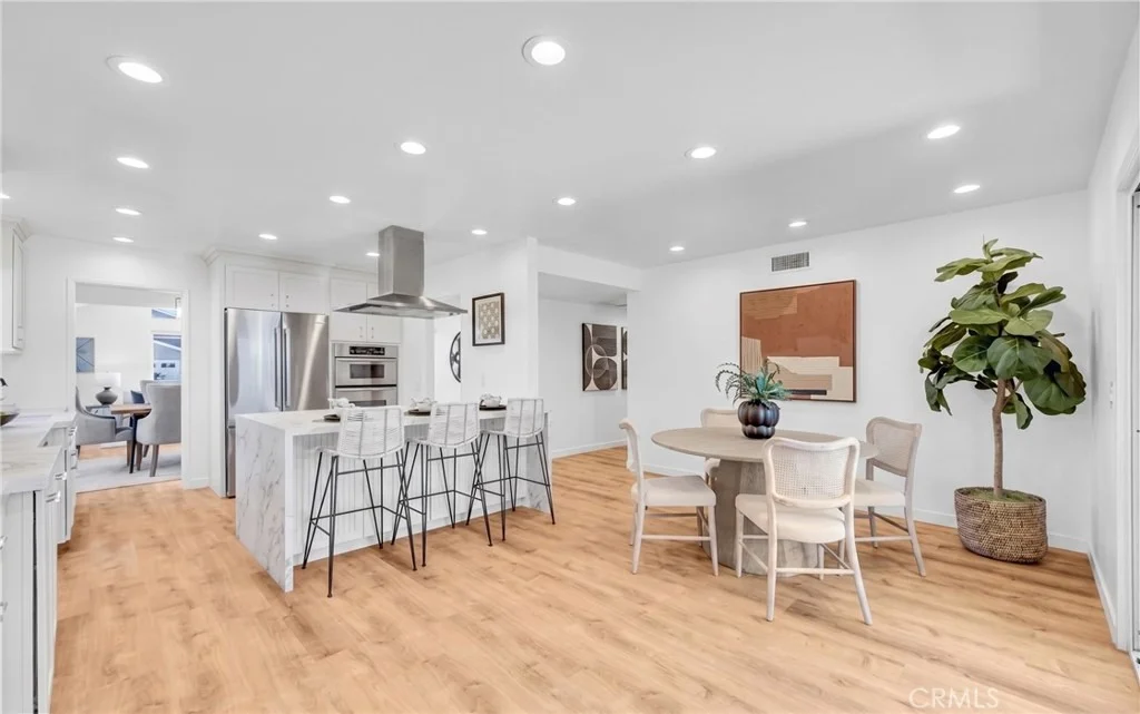 Photo of 1517 E Riverview