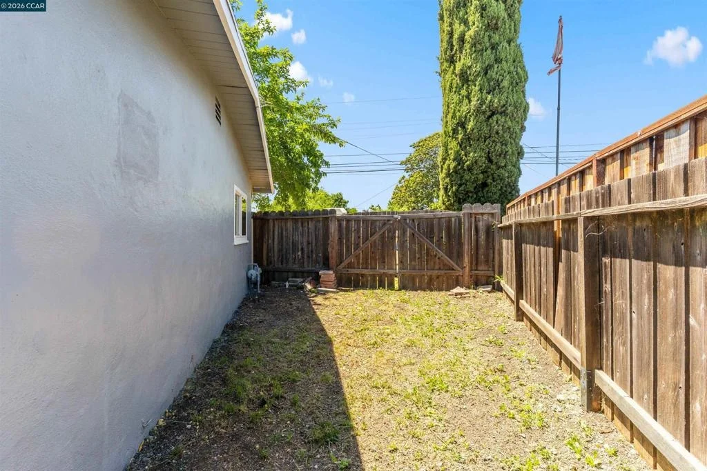 Photo of 2678 Mayfair Ave