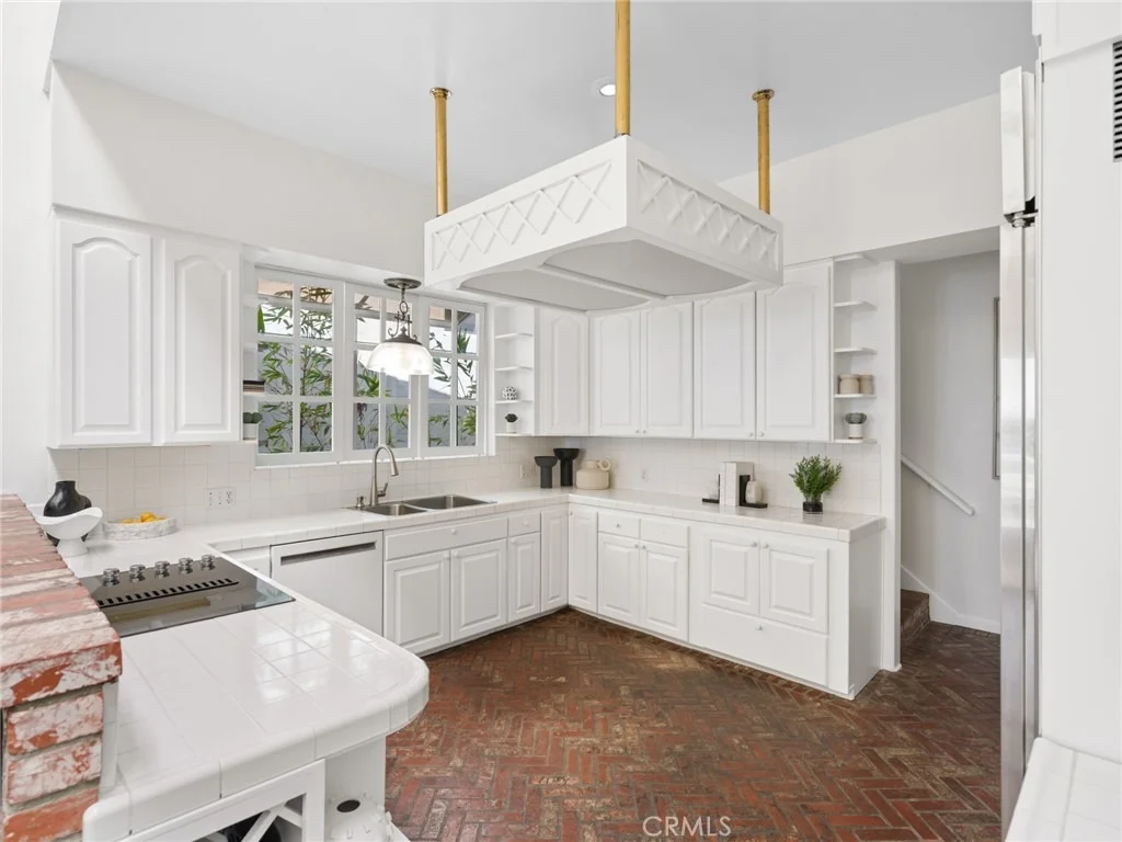 Photo of 2311 Cliff Drive