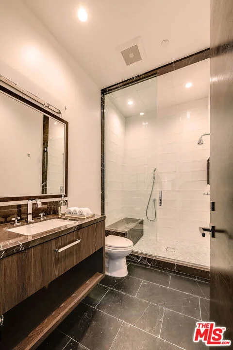 Photo of 565 Evelyn Place