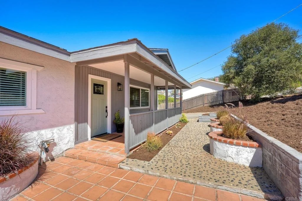 Photo of 2449 Primrose Ave
