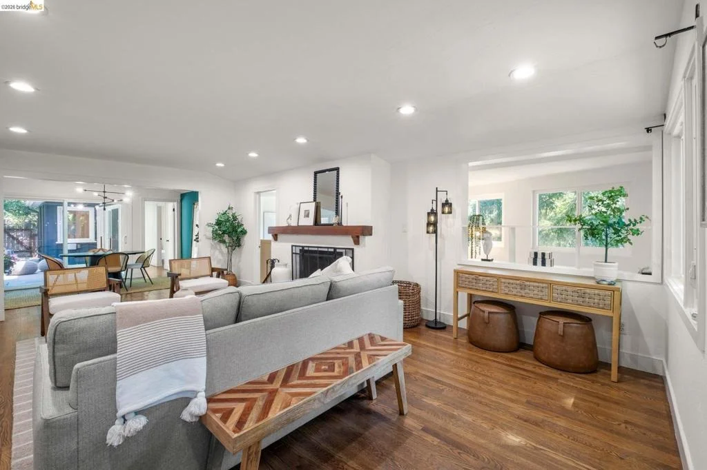 Photo of 2647 Monterey Blvd