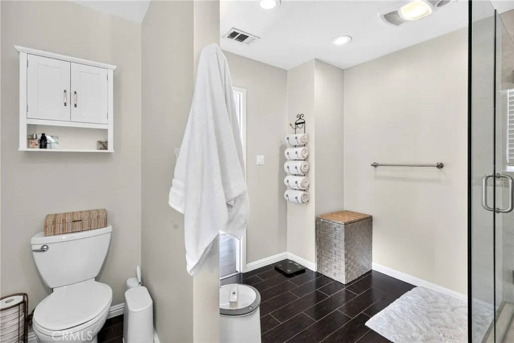 Photo of 4513 Paramount