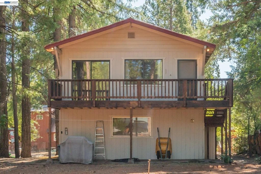 Photo of 230 Lakeview Dr.