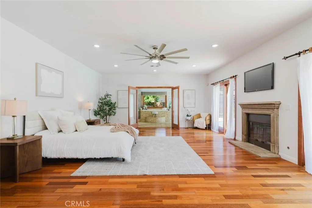 Photo of 17827 Roscoe Boulevard