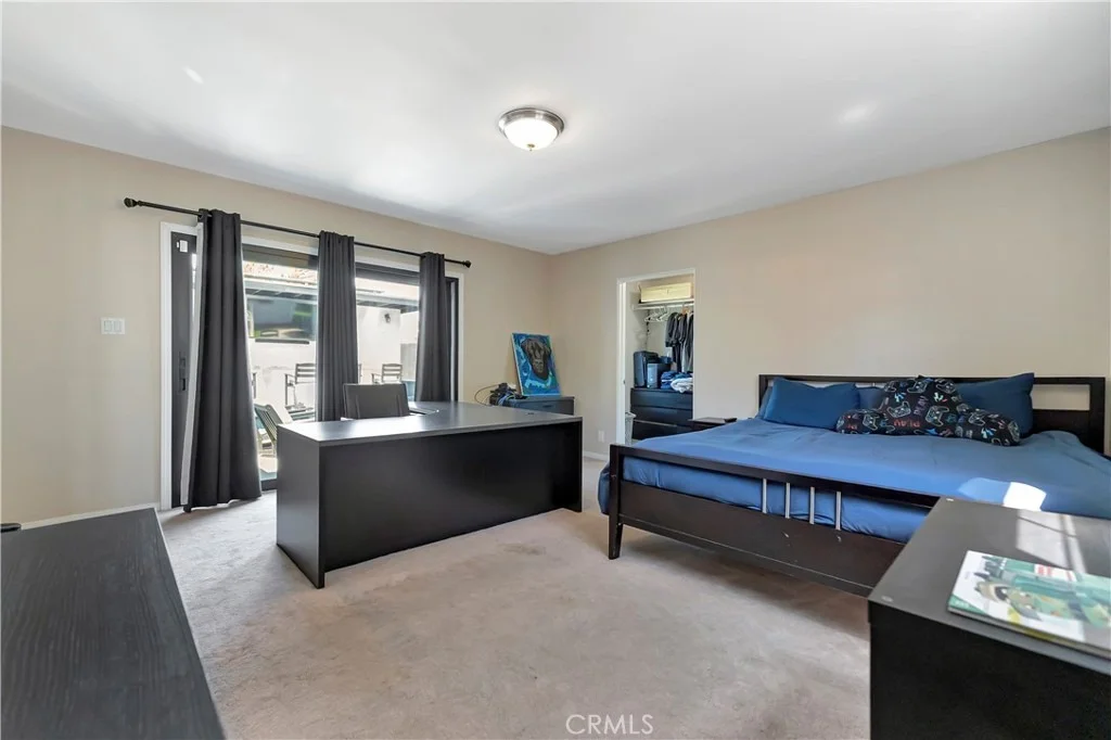 Photo of 2916 Charlemagne Avenue