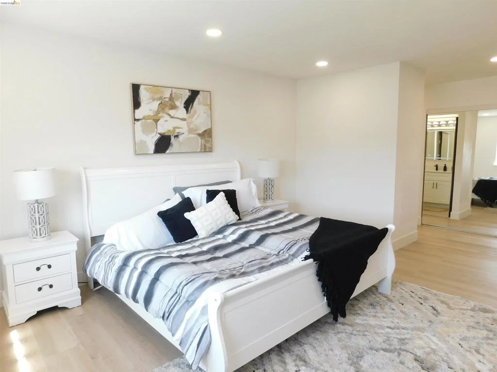Photo of 3042 Potrero Way