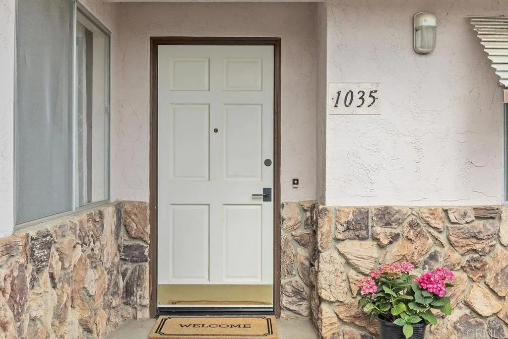 Photo of 1035 Knoll Park Lane