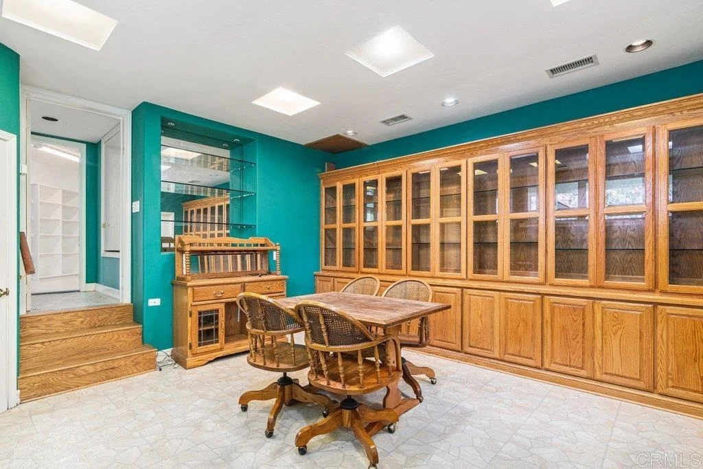 Photo of 4327 Hollyhill Road