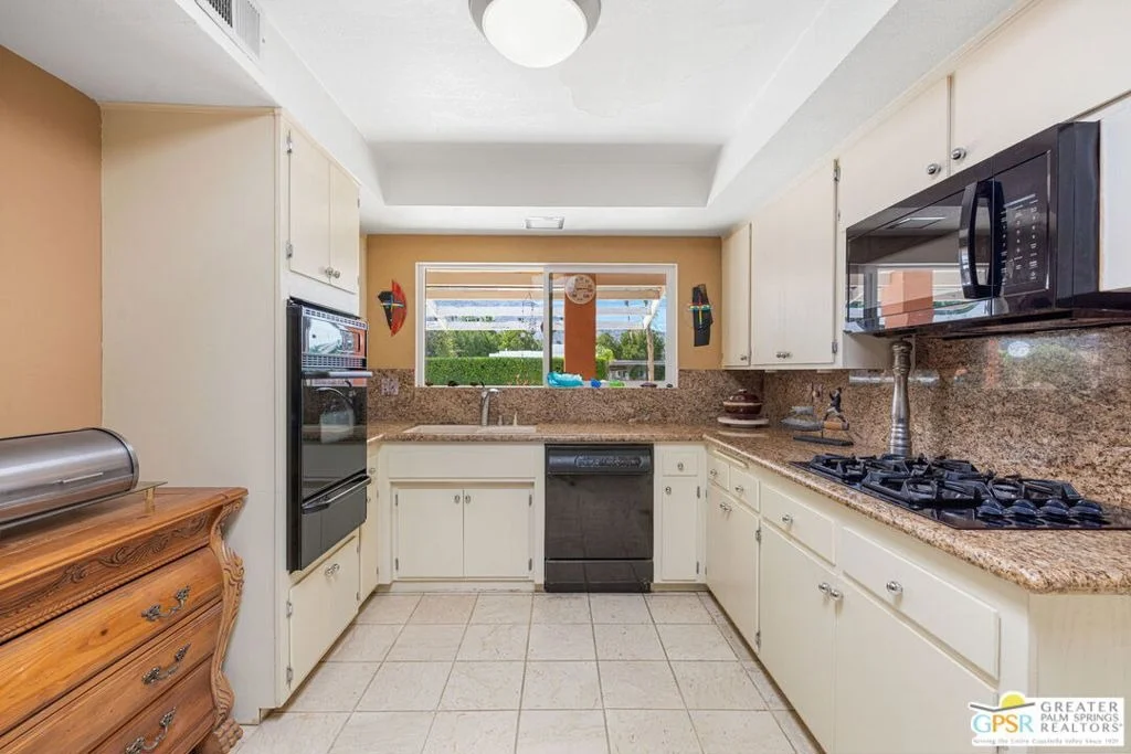 Photo of 73070 Shadow Mountain Drive