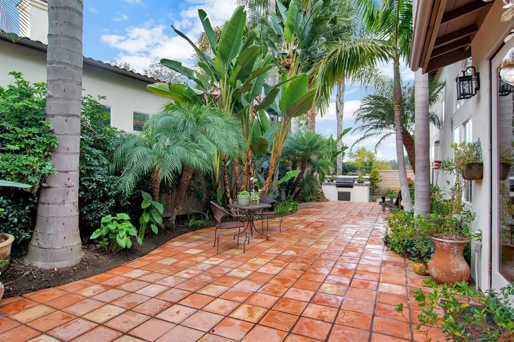 Photo of 2998 Carrillo Way