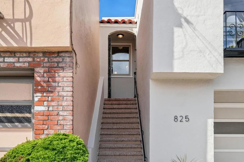 Photo of 825 Amazon Avenue