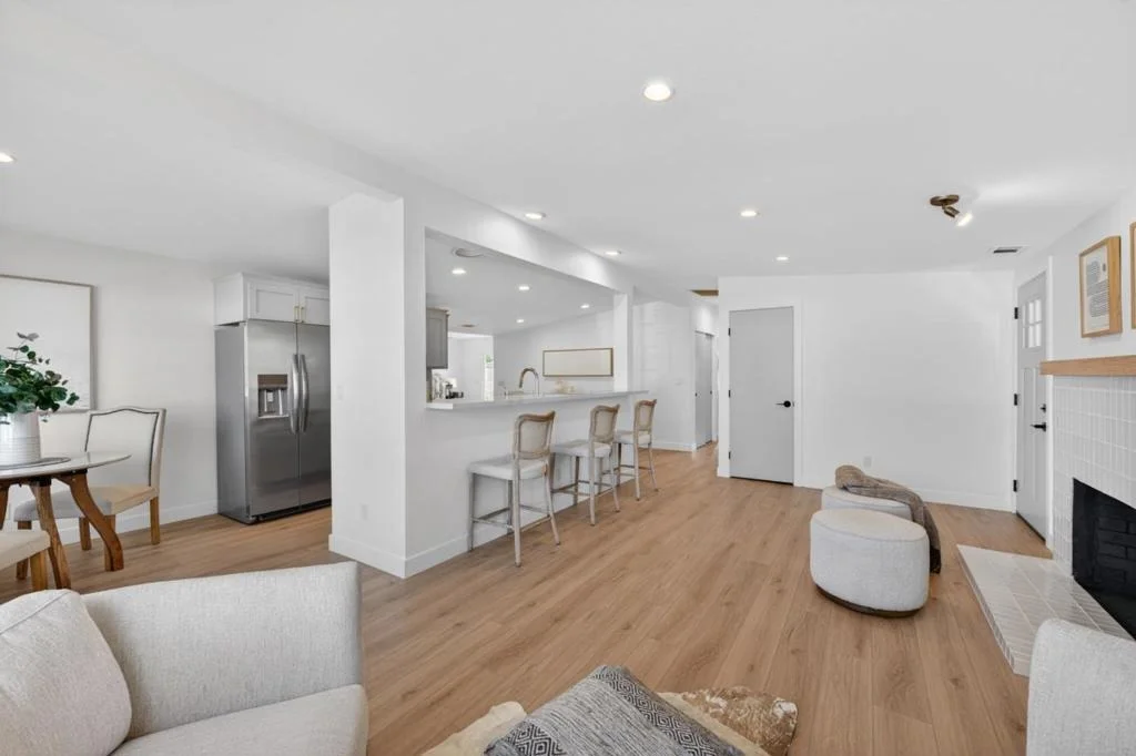 Photo of 944 White Drive