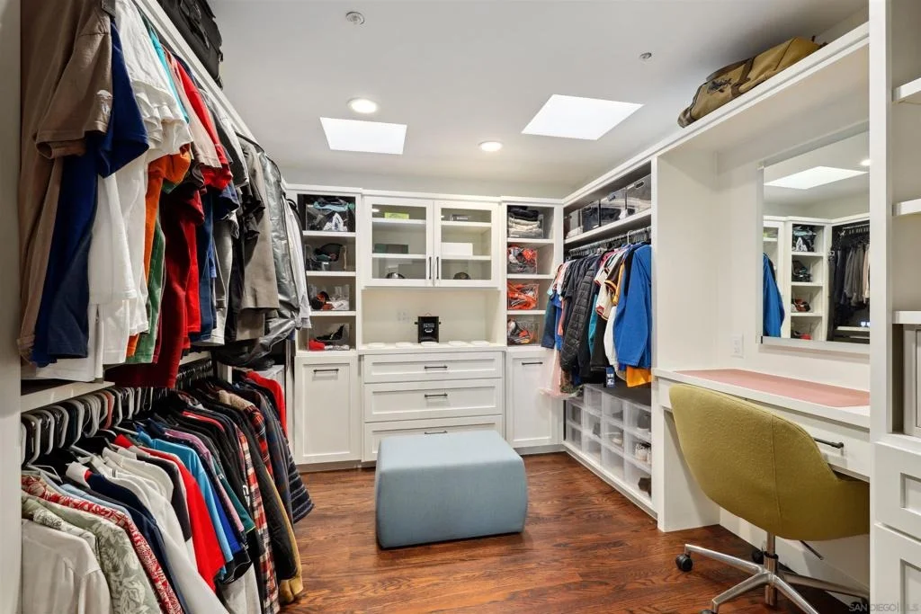 Photo of 4525 27 Conrad Drive
