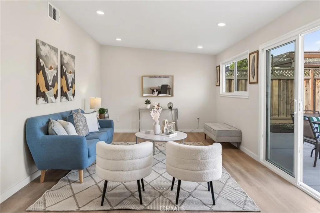 Photo of 4761 Central