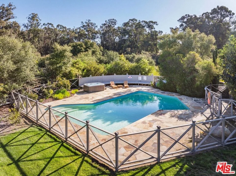 Photo of 275 La Casa Grande Circle