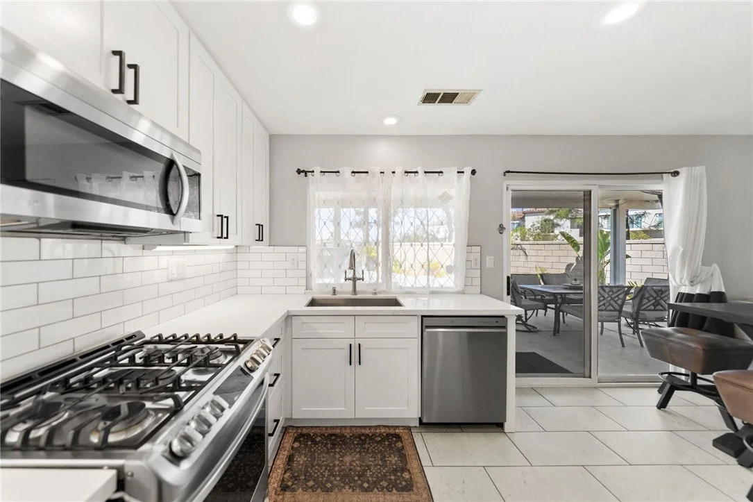 Photo of 26840 Redwood