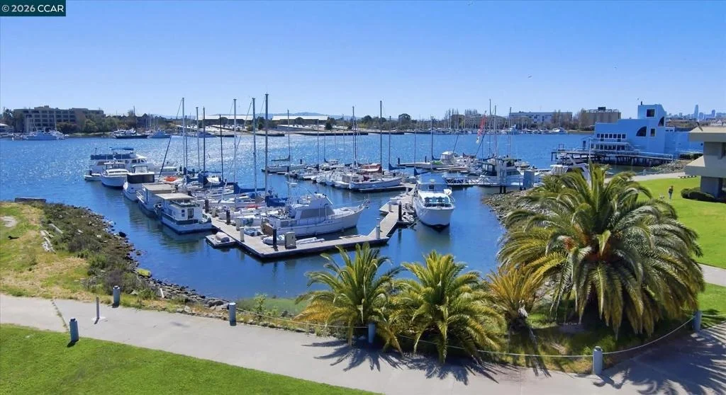 Photo of Unit 354 at 1 W Embarcadero