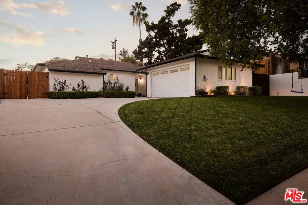 Photo of 1185 Medford Road