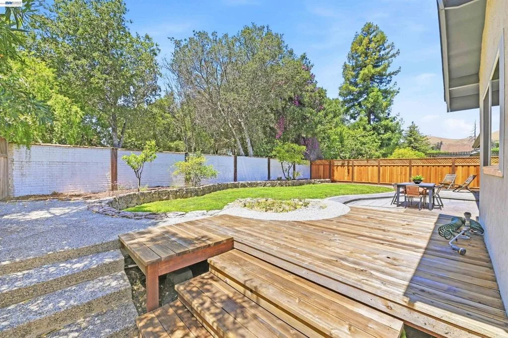 Photo of 467 Lowell Pl