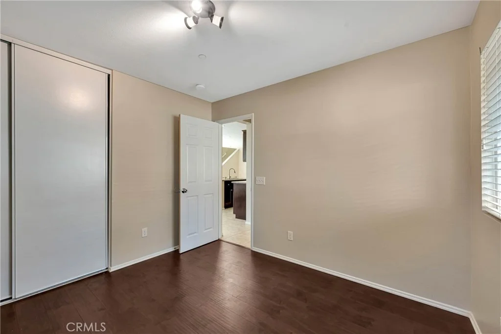 Photo of 1445 Chinaberry