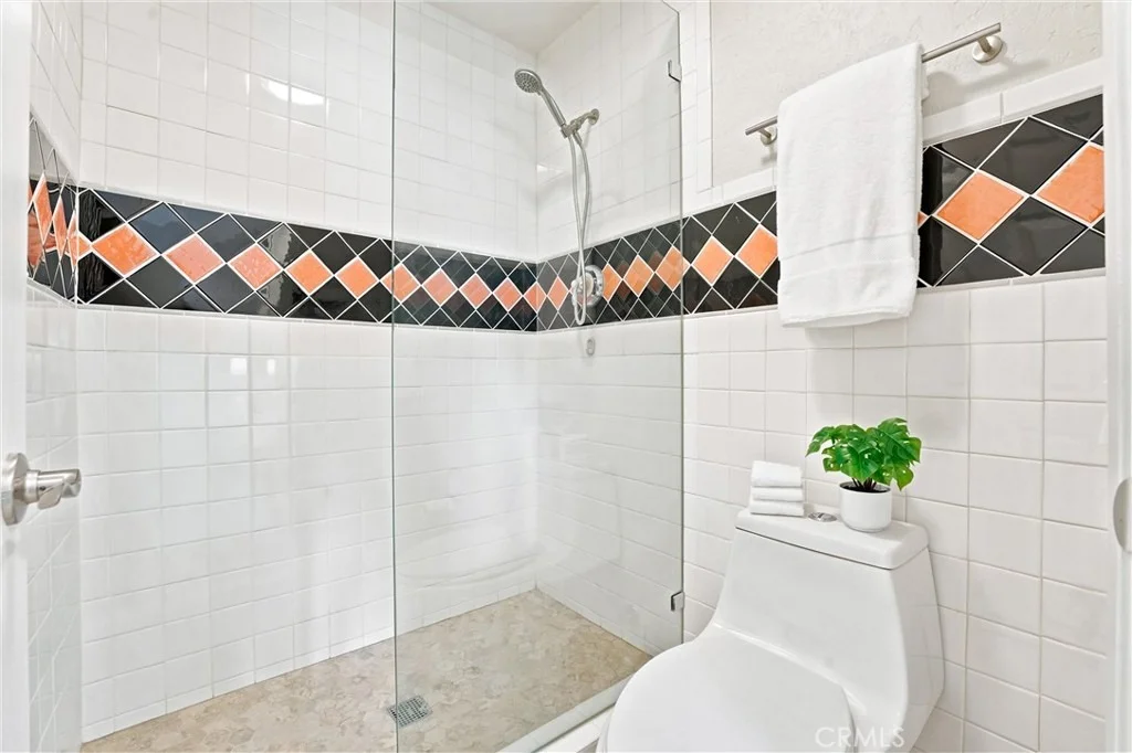 Photo of Unit G at 24 Corniche