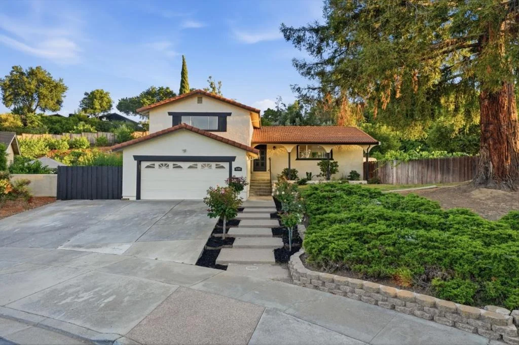 Photo of 4199 Loganberry Drive