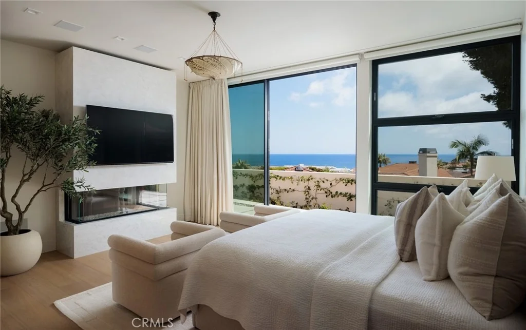 Photo of 2595 Altamar