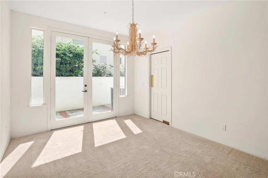 Photo of 3007 Vina Vial