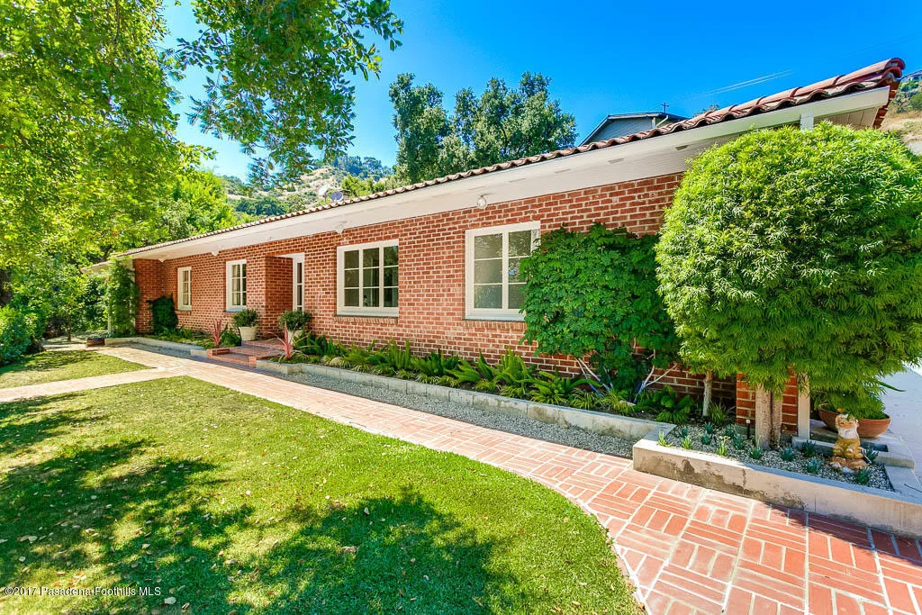 Photo of 1336 Inverness Drive