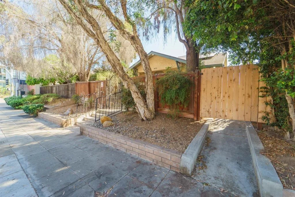 Photo of 3973 8th Ave