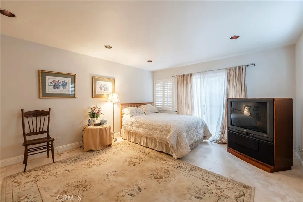 Photo of 2740 Los Alisos Drive