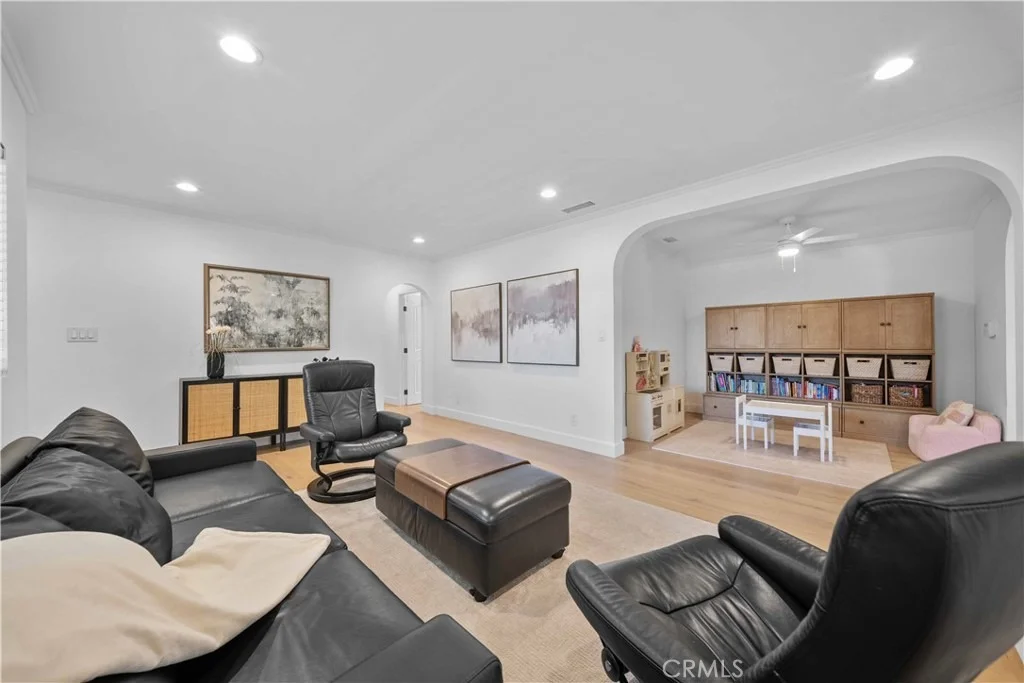 Photo of 3775 Charlemagne Avenue