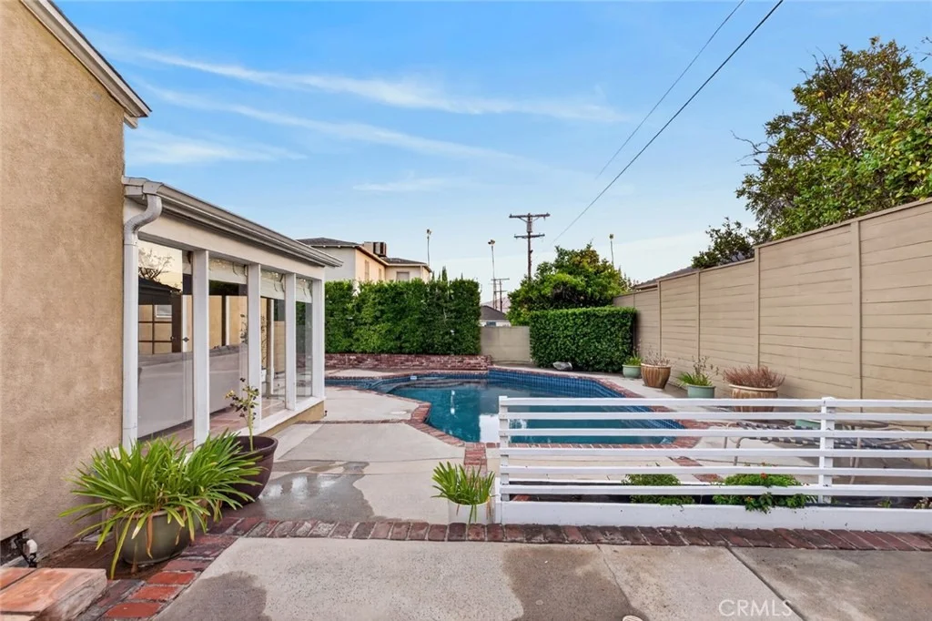 Photo of 1321 Graynold