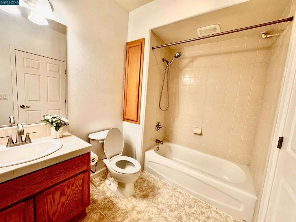 Photo of Unit 304 at 3275 Dublin Blvd
