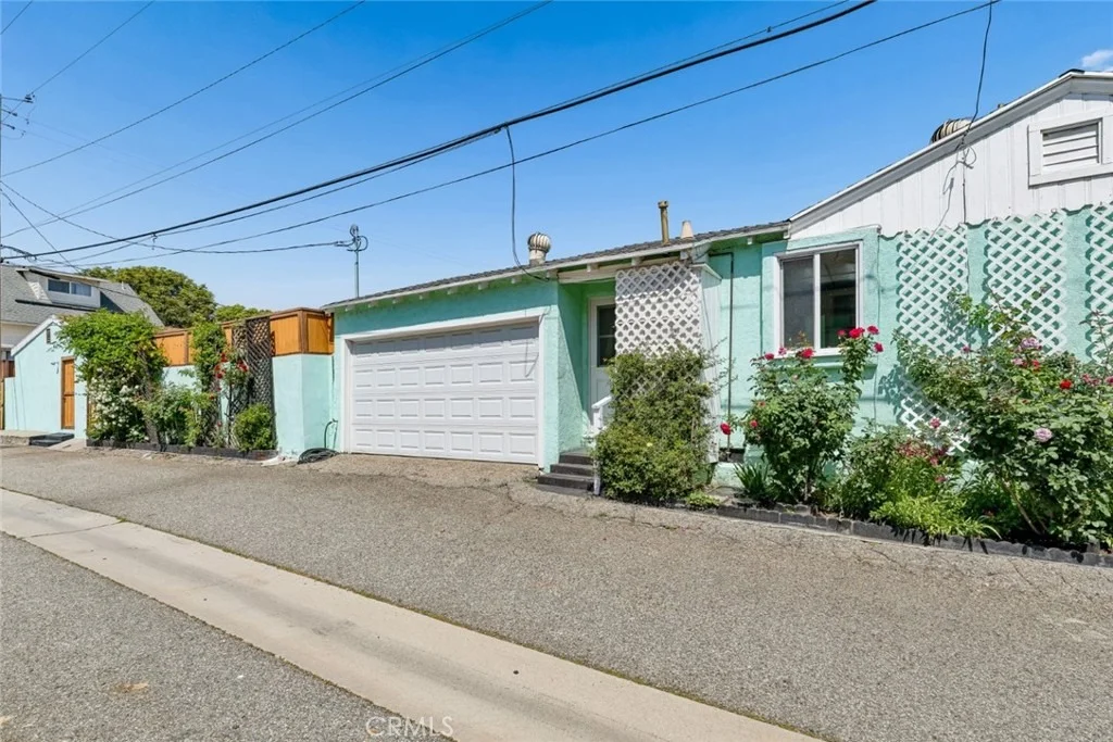 Photo of 449 W Elm Avenue