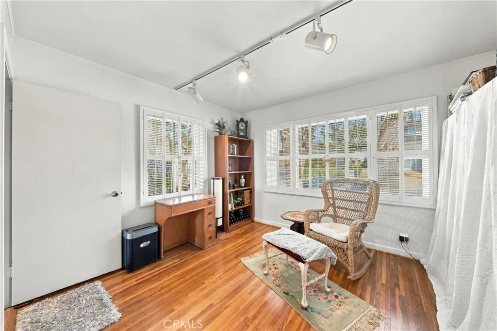 Photo of 5919 Hill
