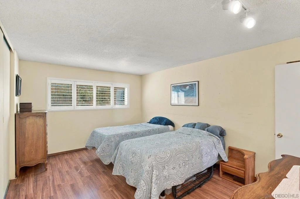 Photo of 1137 Mona Place