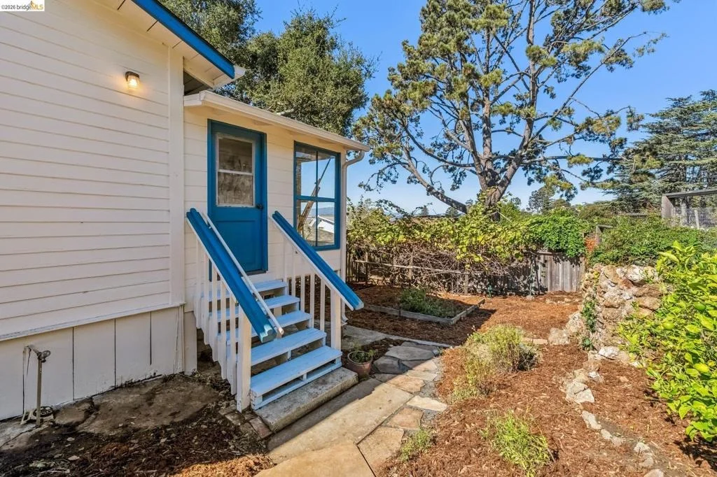 Photo of 722 Avila Place