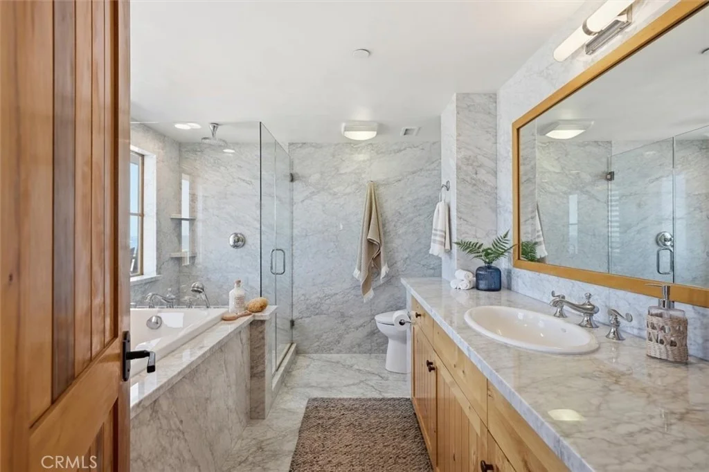 Photo of 807 Esplanade