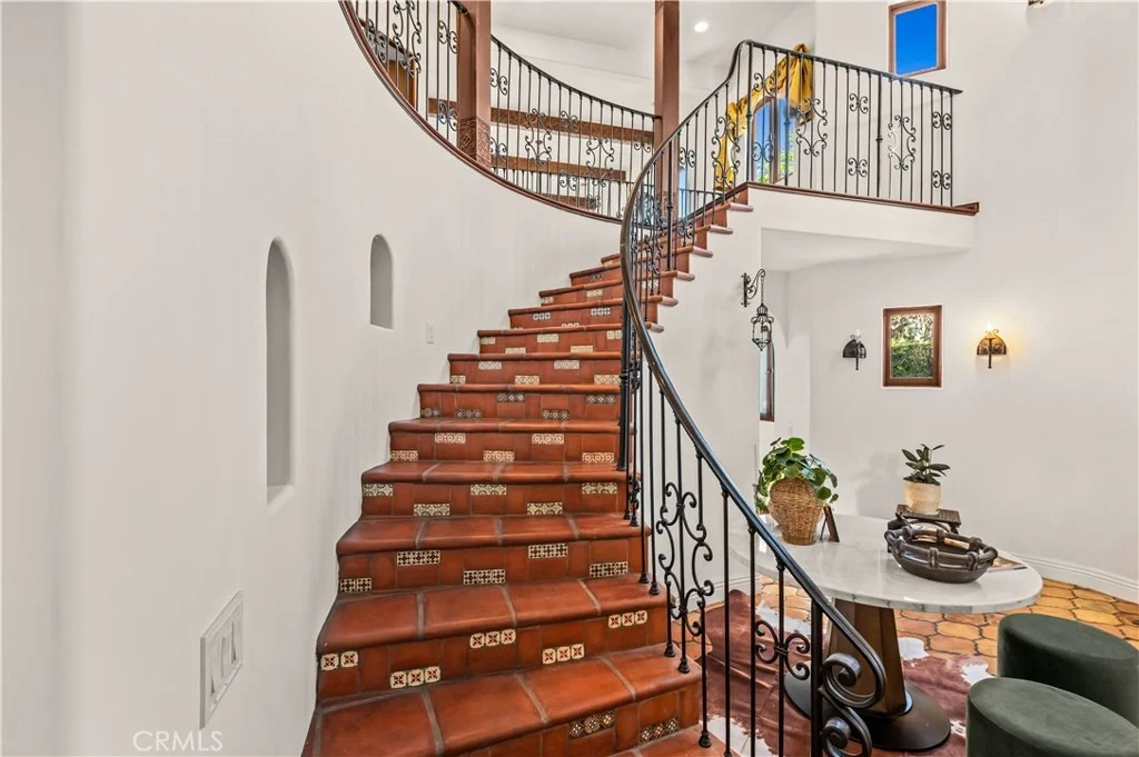 Photo of 2037 Hill Drive