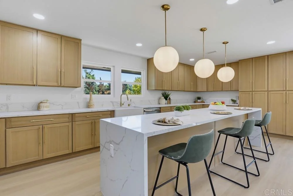 Photo of 930 Miramar Drive