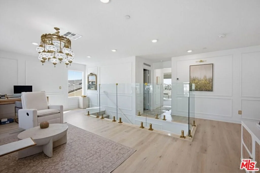 Photo of 16763 Mistletoe Lane