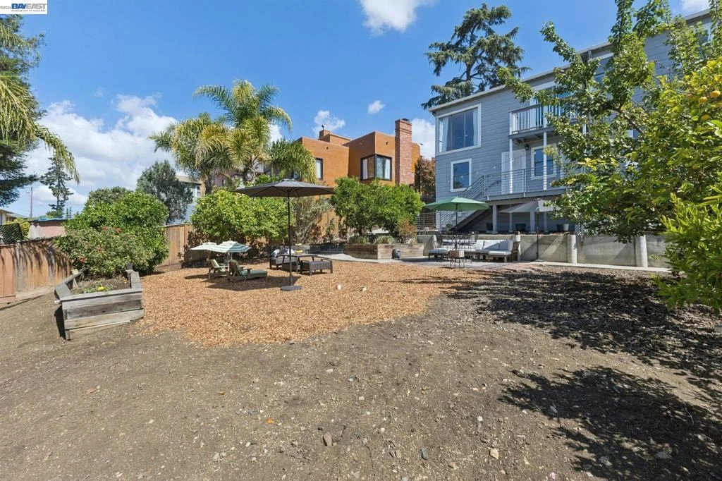 Photo of 8233 Golf Links Rd