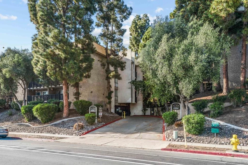 Photo of Unit 310 at 6202 Friars Rd