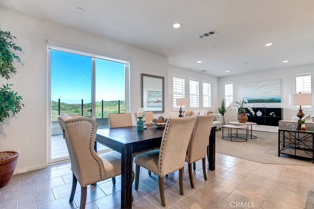 Photo of 560 Escenico