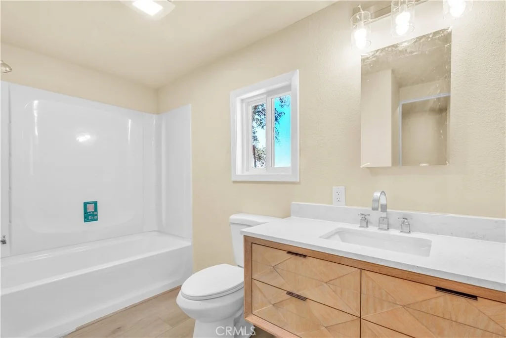 Photo of 15905 Kugelman
