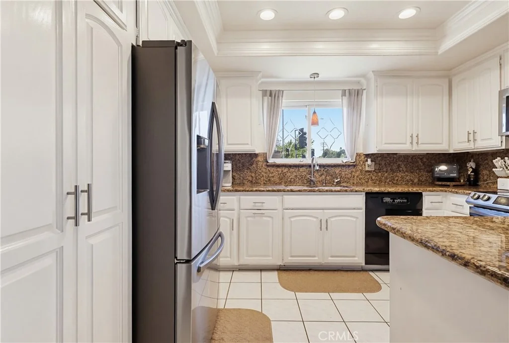 Photo of 555 W Shadwell